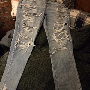 Distressed Lig Women's Jean